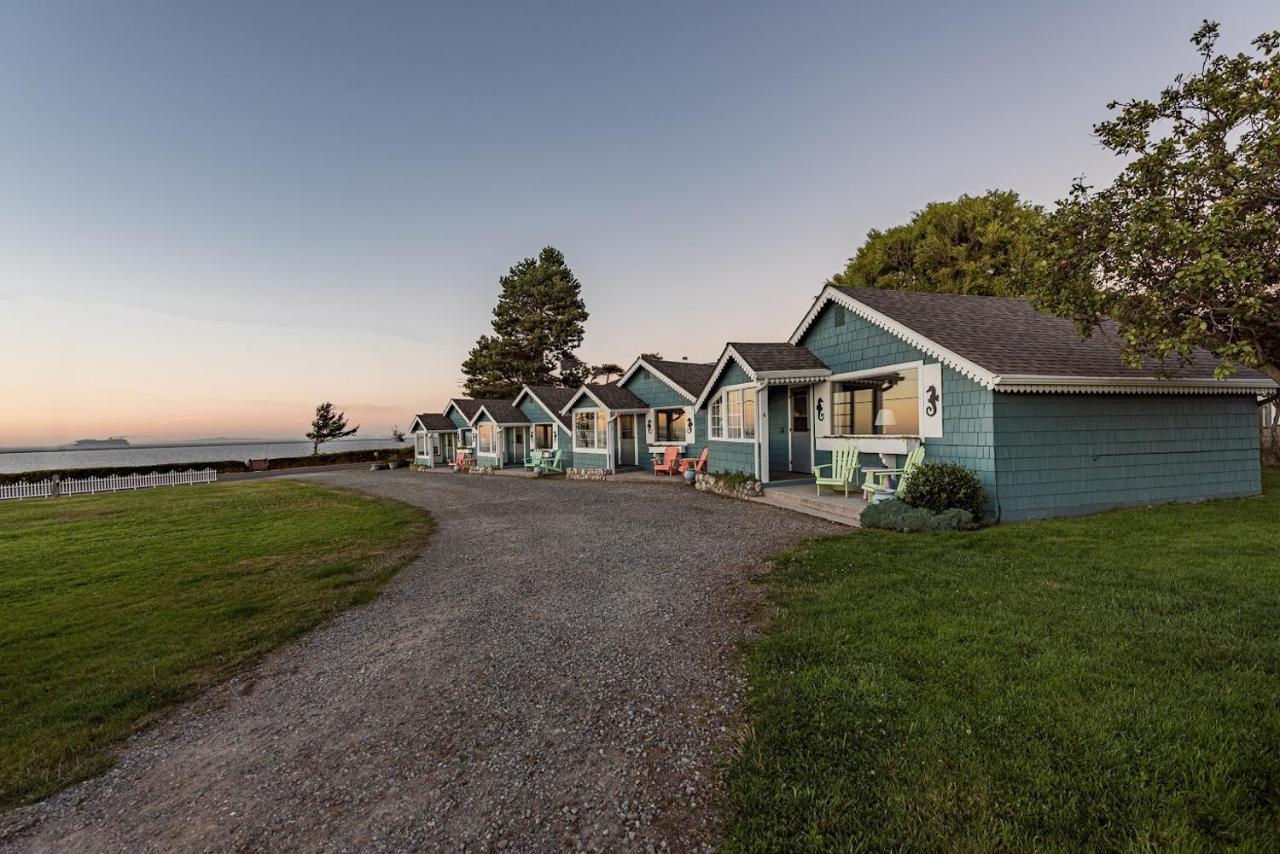 Juan De Fuca Waterfront Hotel & Cottages Секим Экстерьер фото