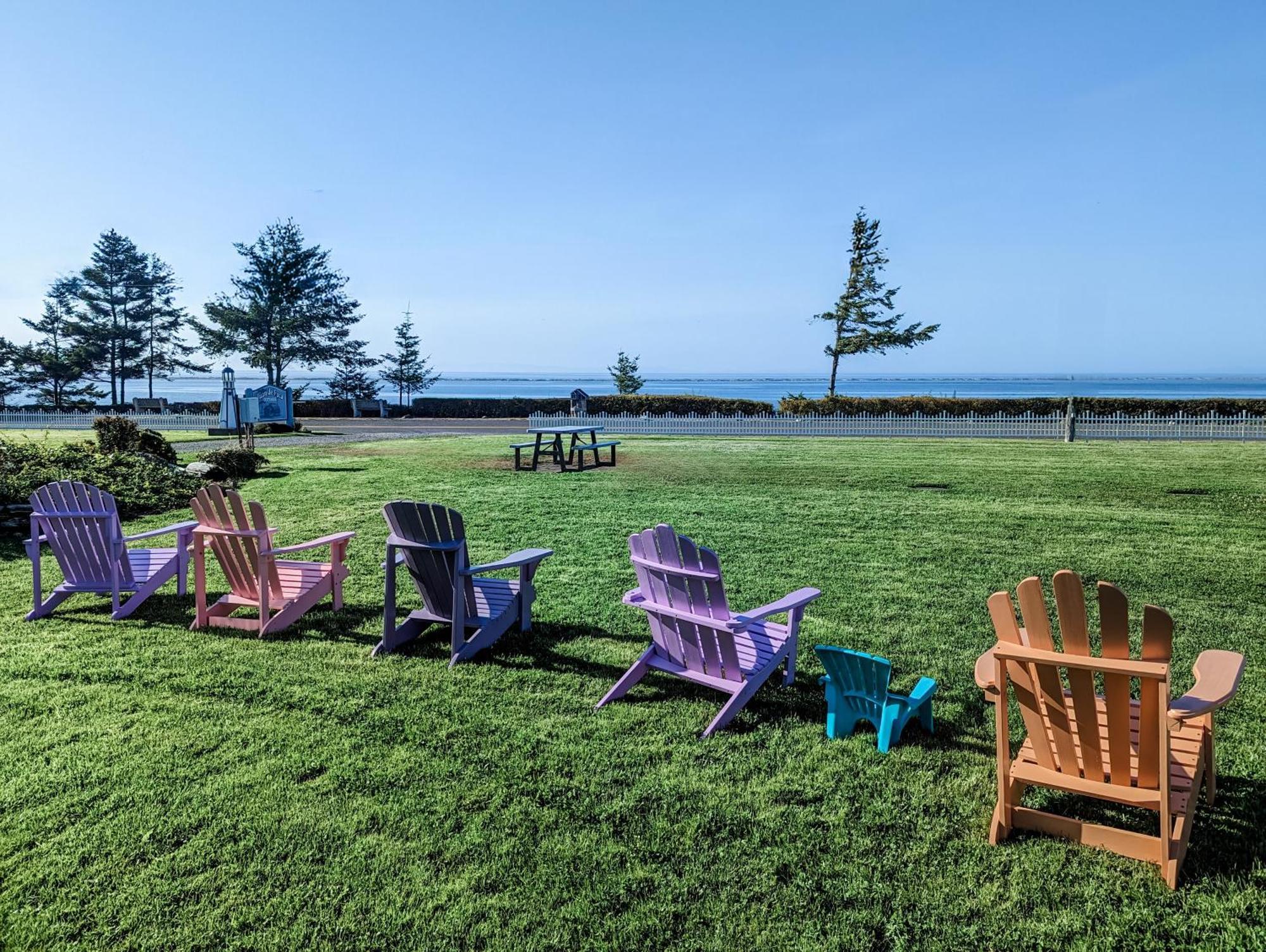 Juan De Fuca Waterfront Hotel & Cottages Секим Экстерьер фото