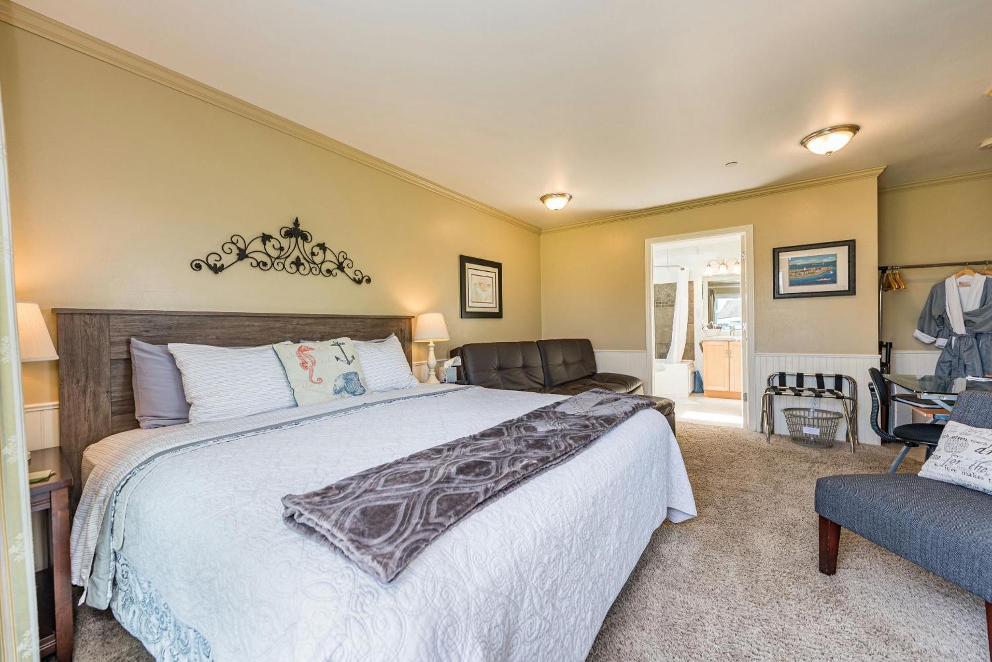 Juan De Fuca Waterfront Hotel & Cottages Секим Экстерьер фото