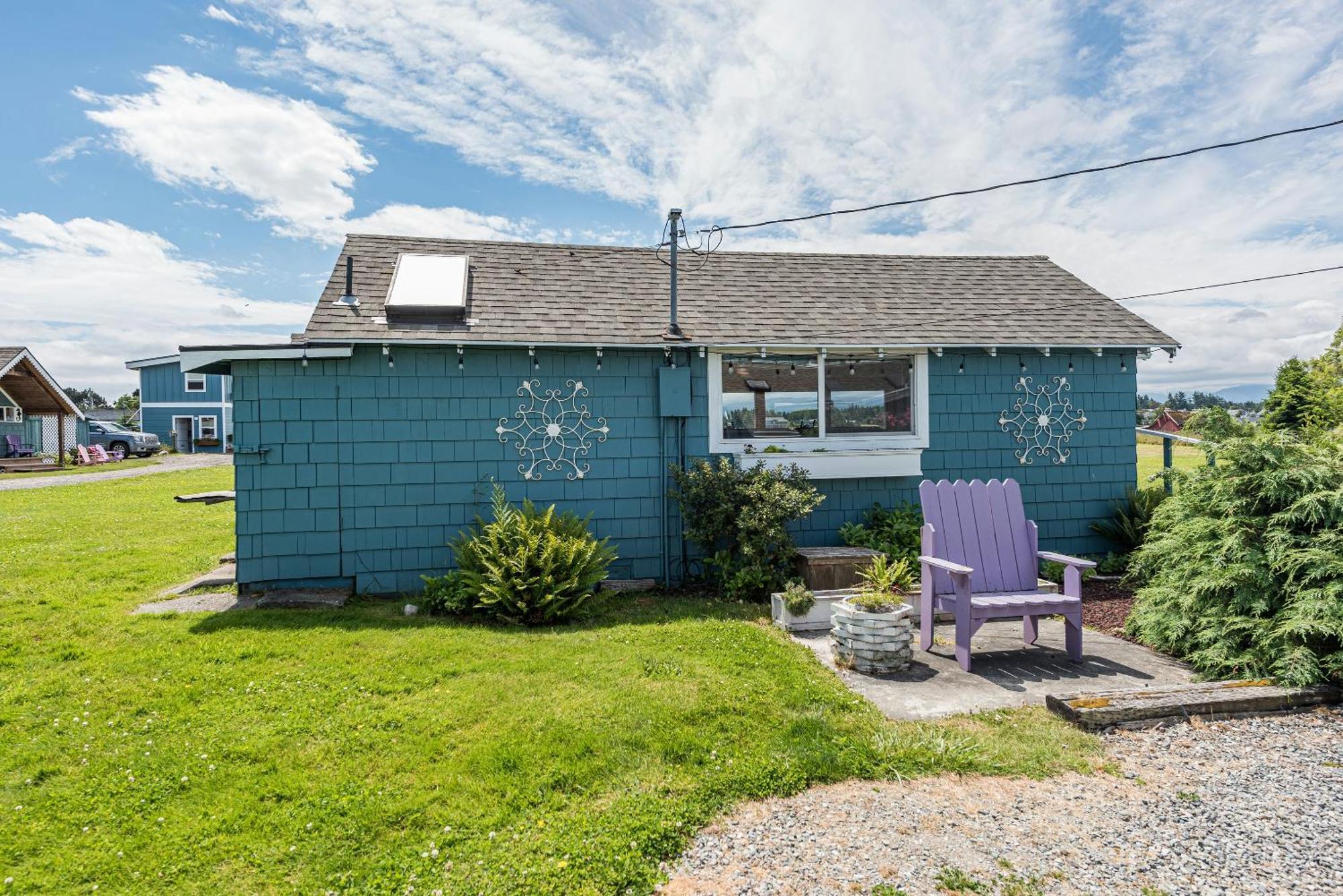 Juan De Fuca Waterfront Hotel & Cottages Секим Экстерьер фото